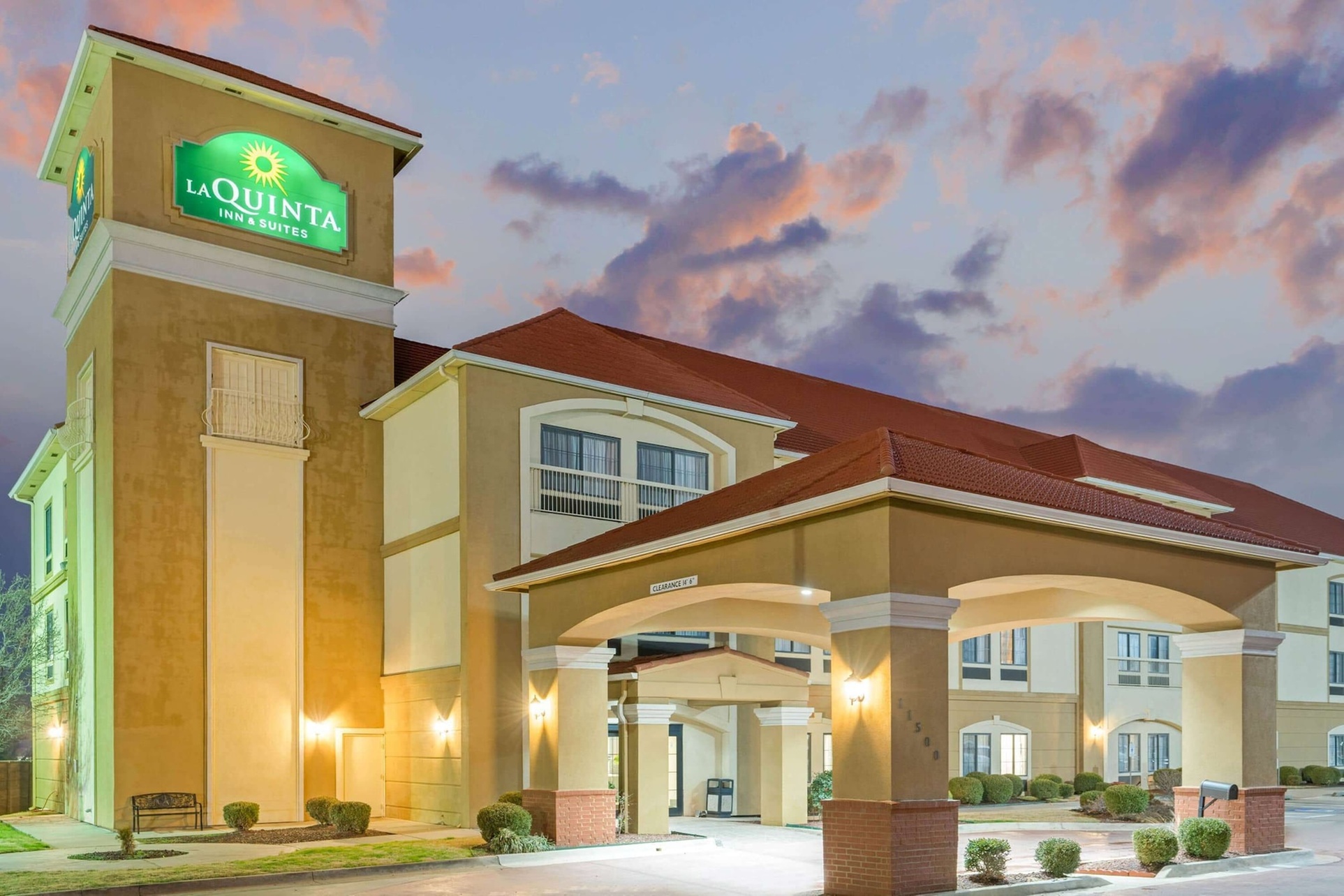 La Quinta Inn & Suites by Wyndham Oklahoma City -Yukon