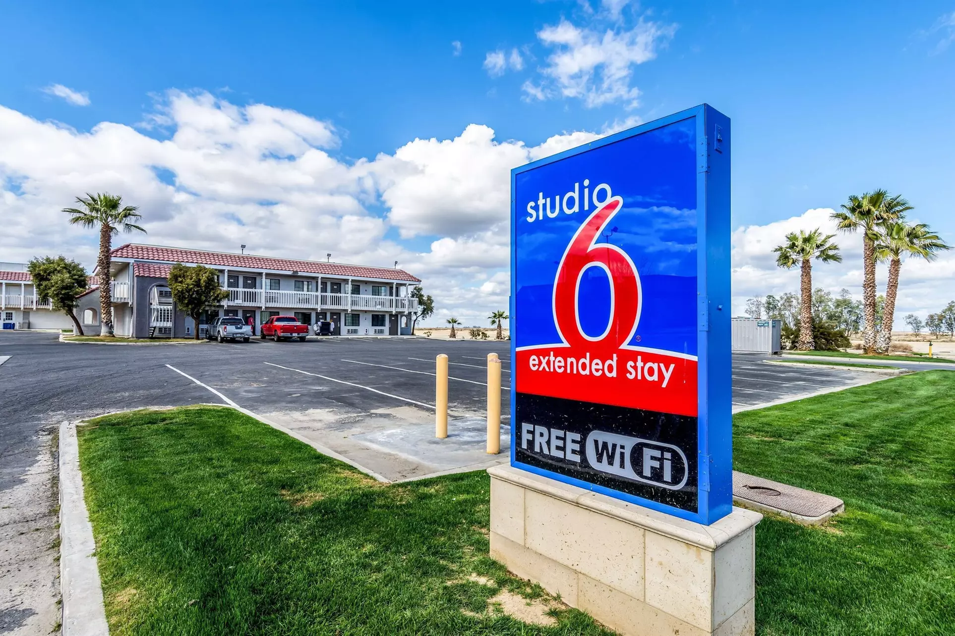 Studio 6 Buttonwillow, CA - Primary Image