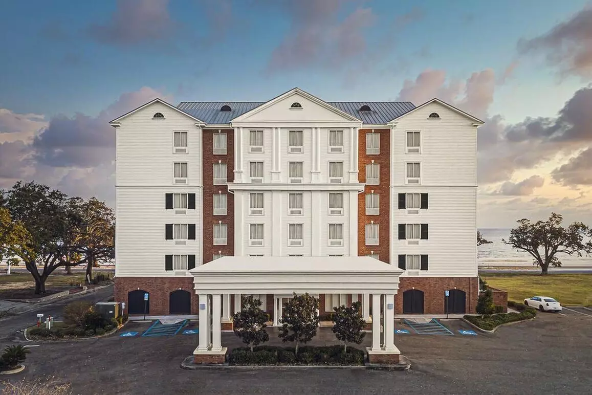 The Inn at Long Beach - Primary Image