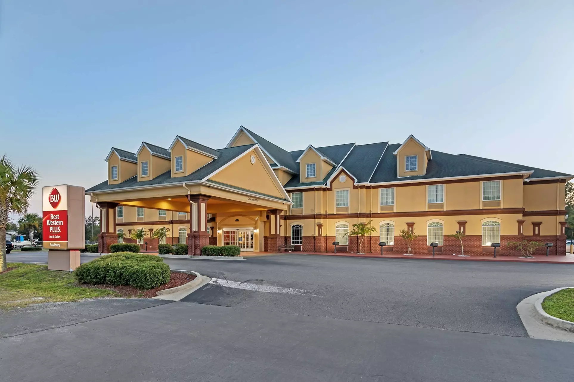 Best Western Plus Bradbury Inn & Suites - Primary Image