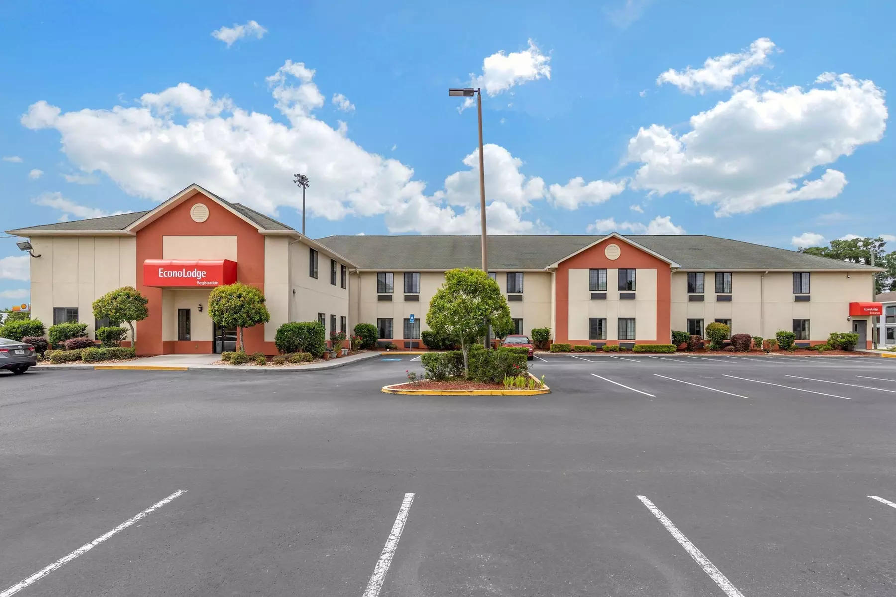 Econo Lodge Brunswick Travel Center - Primary Image