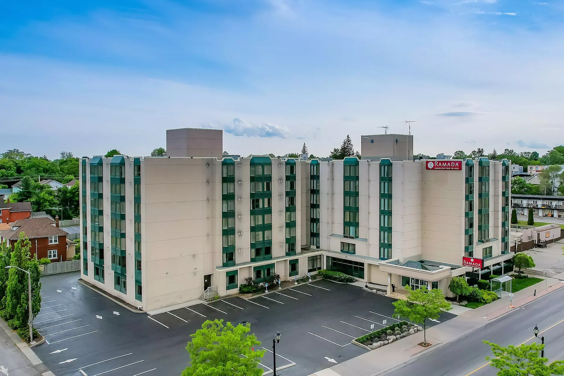 Ramada by Wyndham Niagara Falls Near the Falls - Primary Image