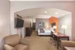 La Quinta Inn & Suites by Wyndham Houston Bush Intl Airpt E - Second Medium