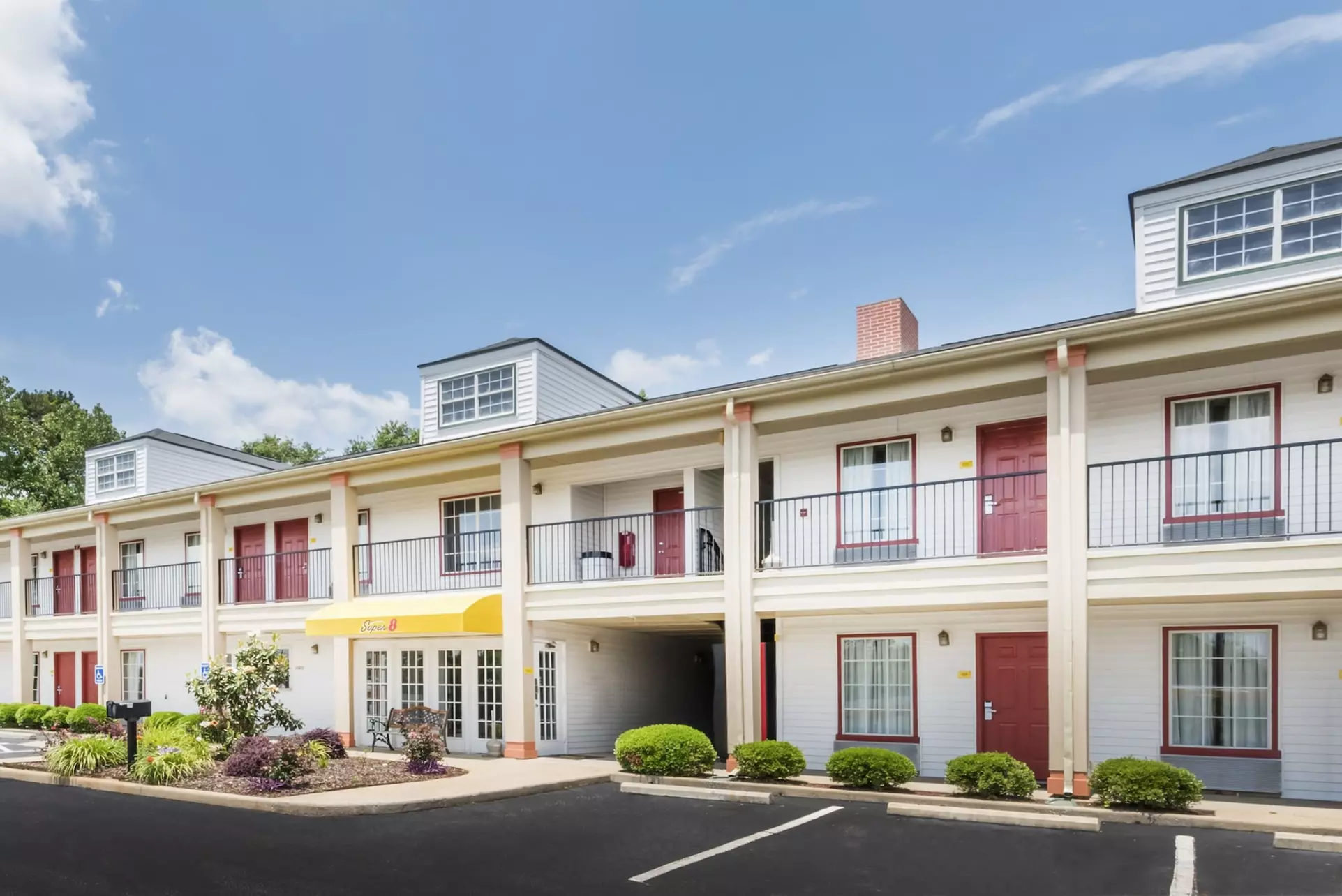 Super 8 by Wyndham Alexander City - Primary Image