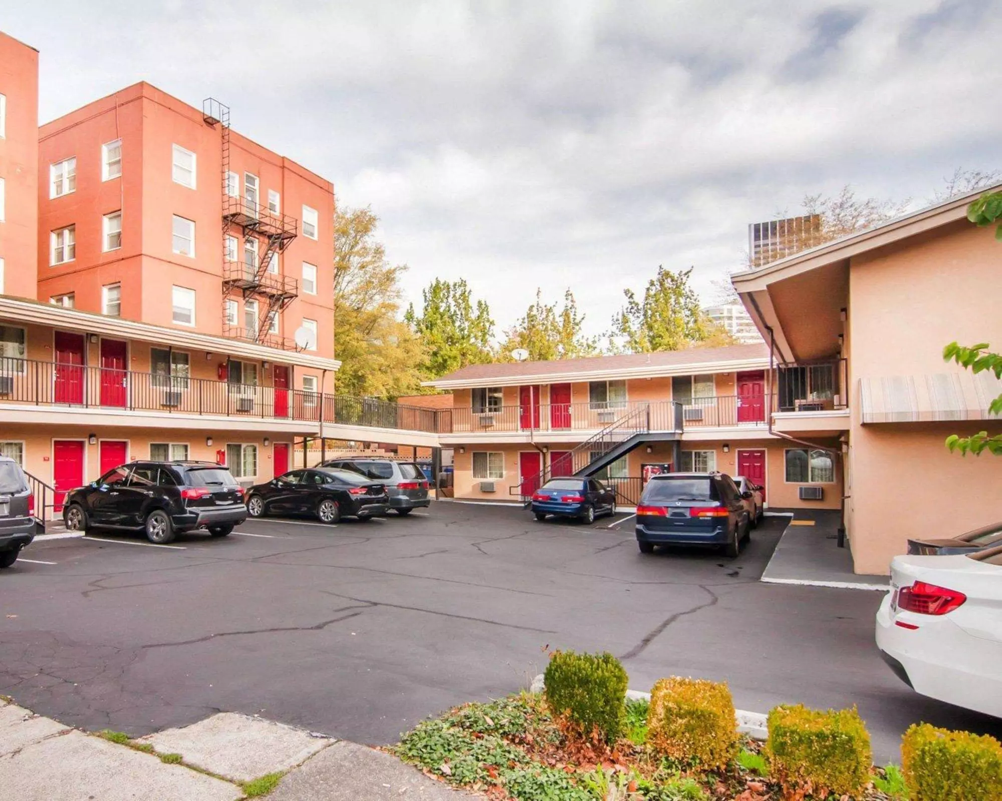 Econo Lodge Portland City Center - Primary Image