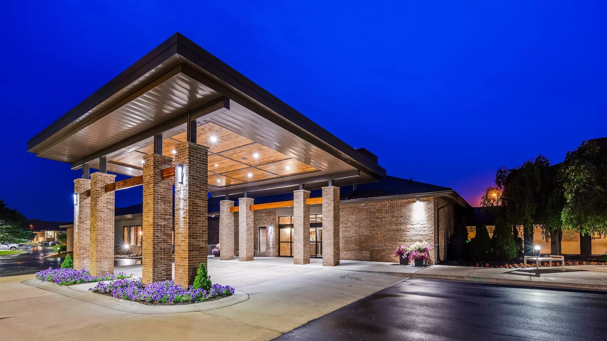 Best Western Okemos/East Lansing Hotel & Suites - Primary Image