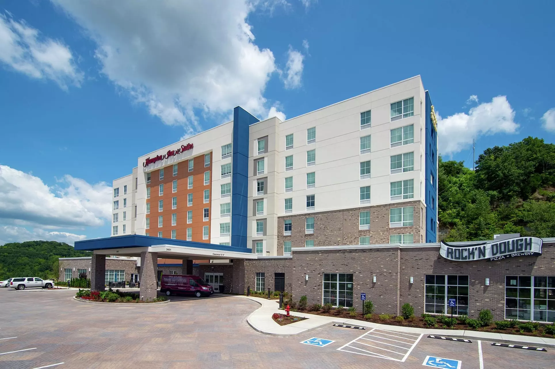 Hampton Inn & Suites Nashville North Skyline - Primary Image