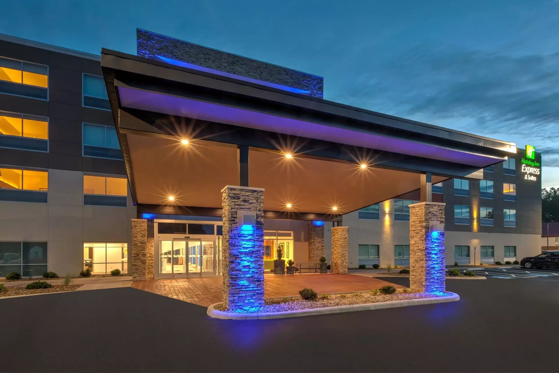 Holiday Inn Express & Suites Milan – Sandusky Area by IHG