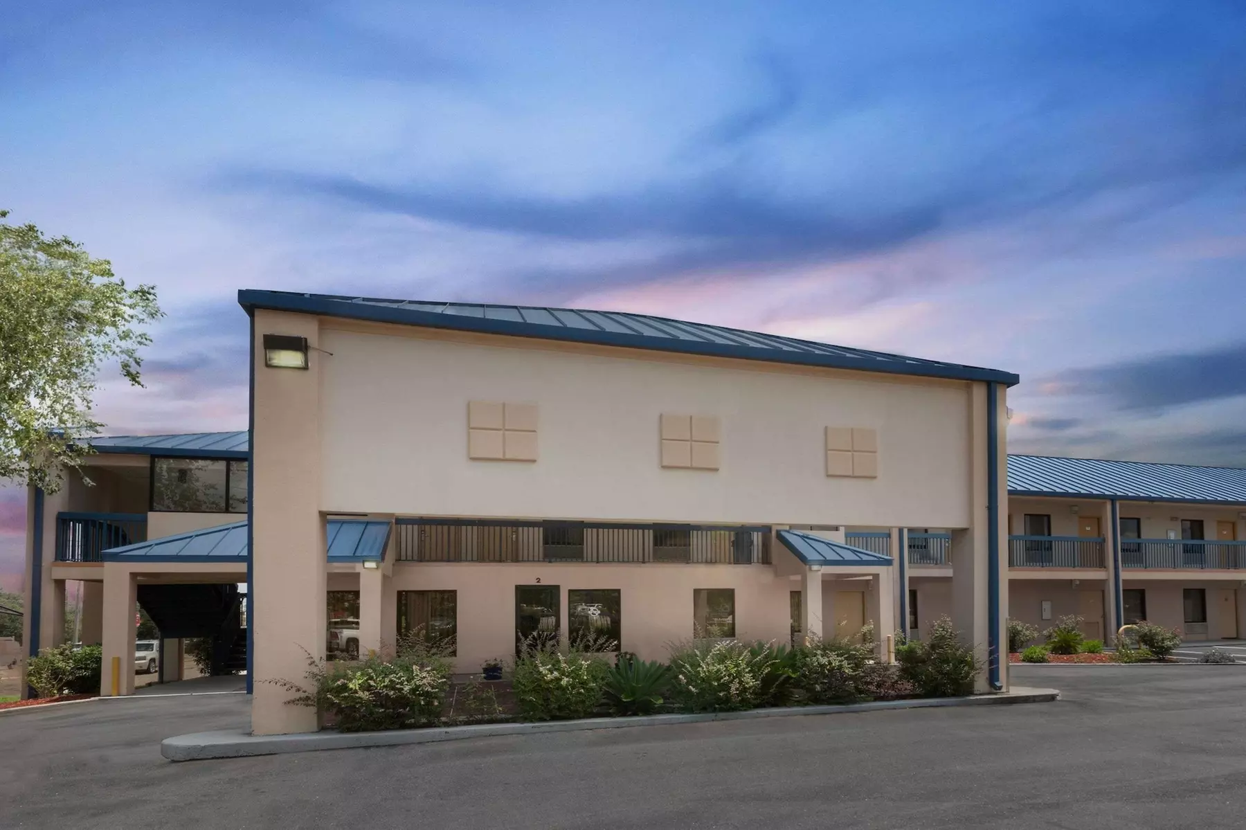 Super 8 by Wyndham Hattiesburg South - Primary Image