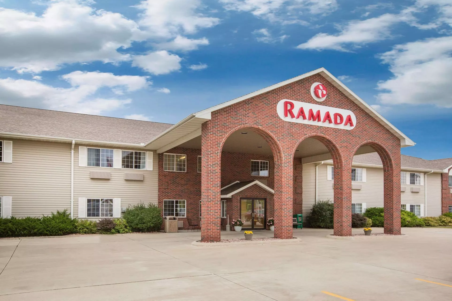 Ramada by Wyndham Spirit Lake/Okoboji - Primary Image