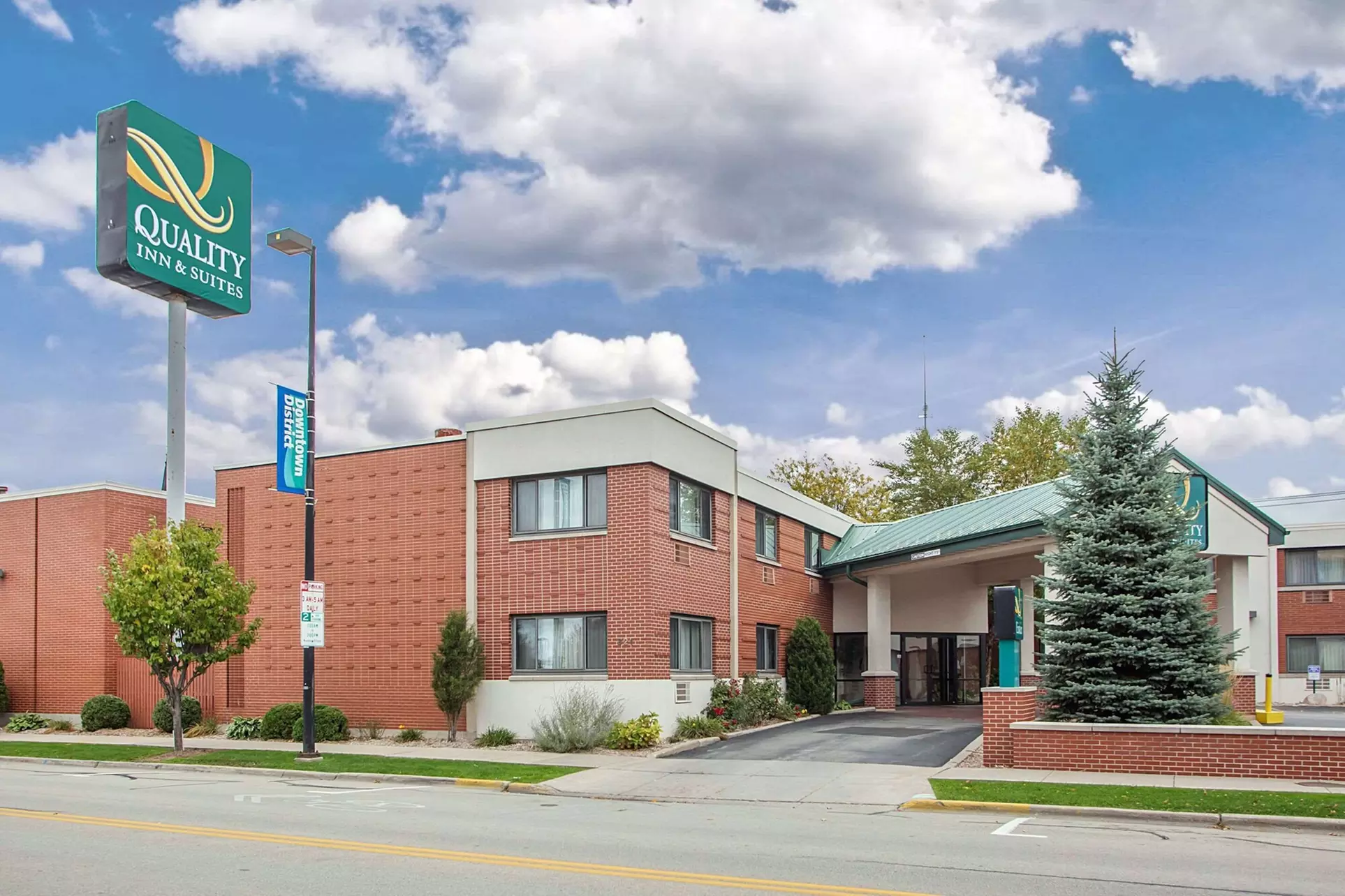Quality Inn & Suites Downtown - Primary Image