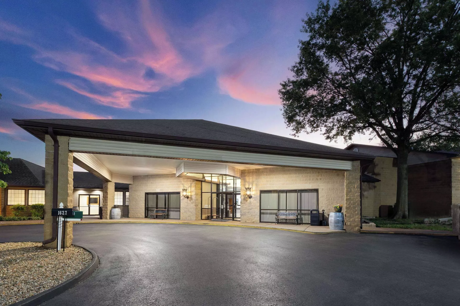 Baymont Inn and Suites by Wyndham Farmington, MO - Primary Image
