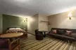 Super 8 by Wyndham Blackwell - Second Medium