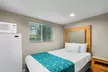 Howard Johnson by Wyndham Santa Cruz Beach Boardwalk - Second Medium