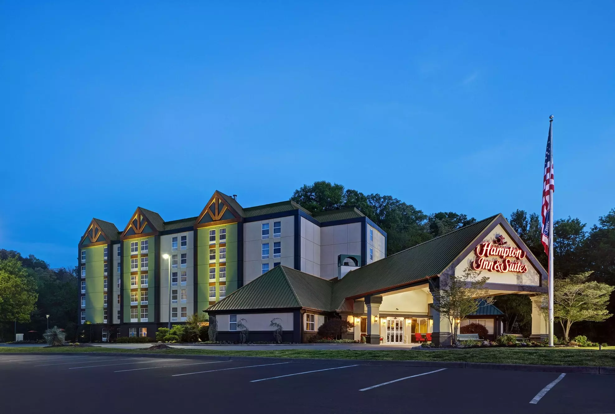 Hampton Inn & Suites Pigeon Forge On The Parkway - Primary Image