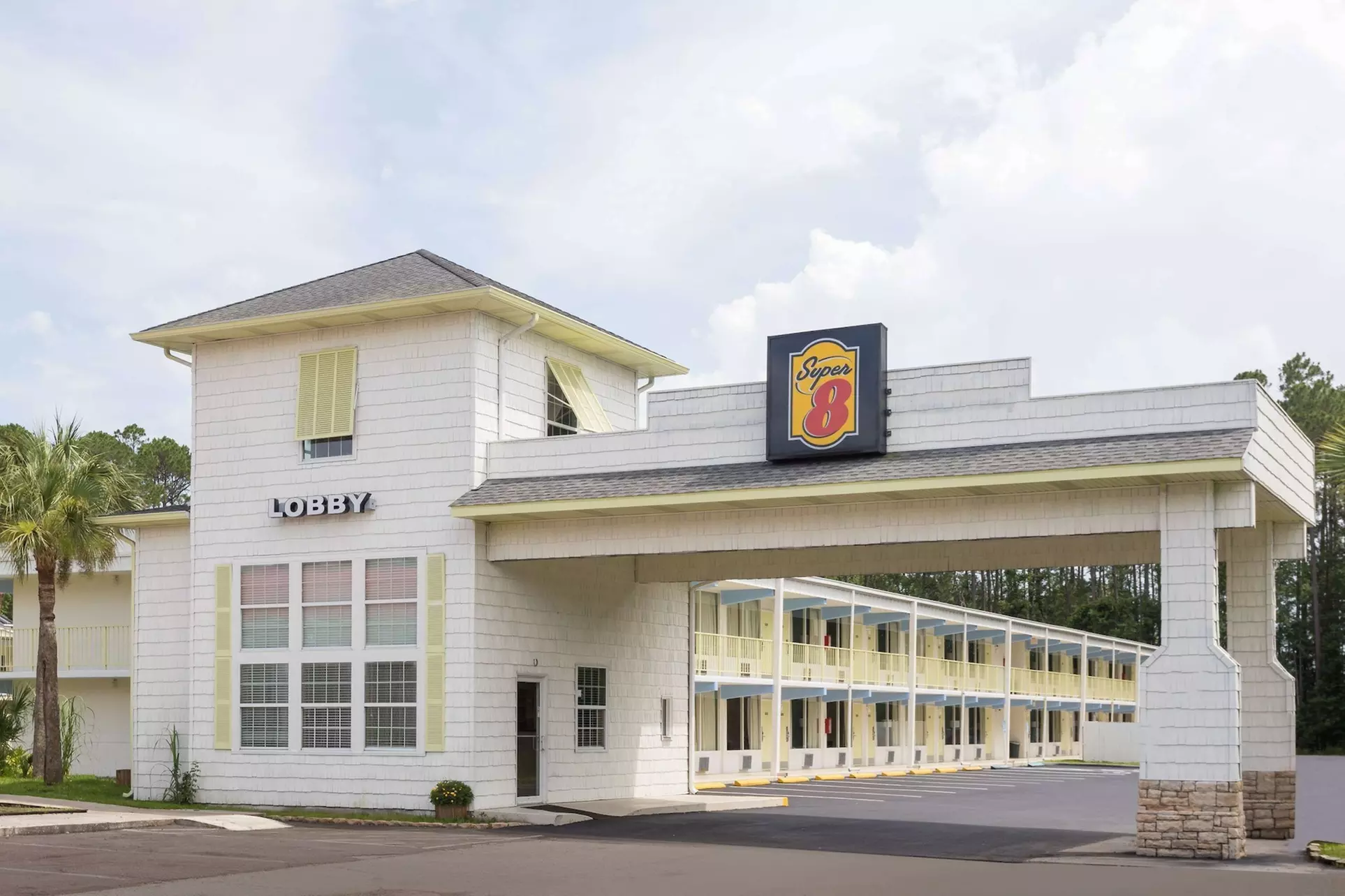Super 8 By Wyndham Kingsland I-95/Naval Base Area - Primary Image