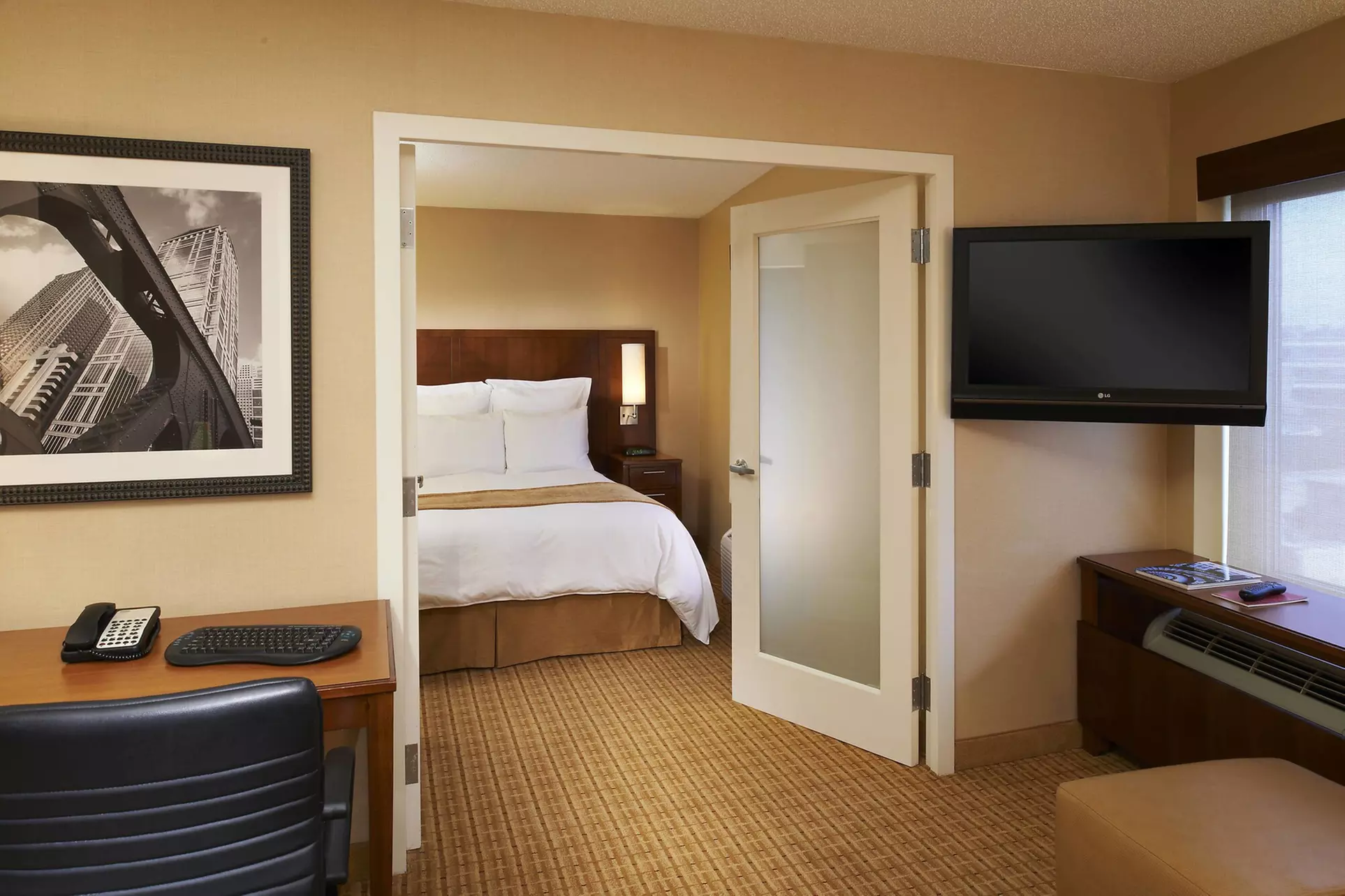 Courtyard by Marriott Chicago Downtown River North - Primary Image