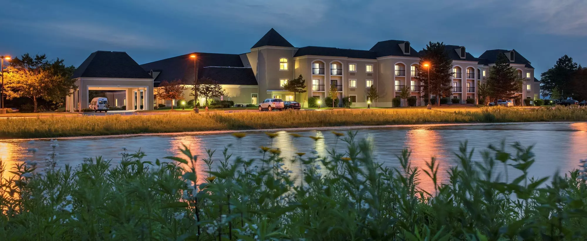 DoubleTree by Hilton Hotel Chicago Wood Dale - Elk Grove - Primary Image