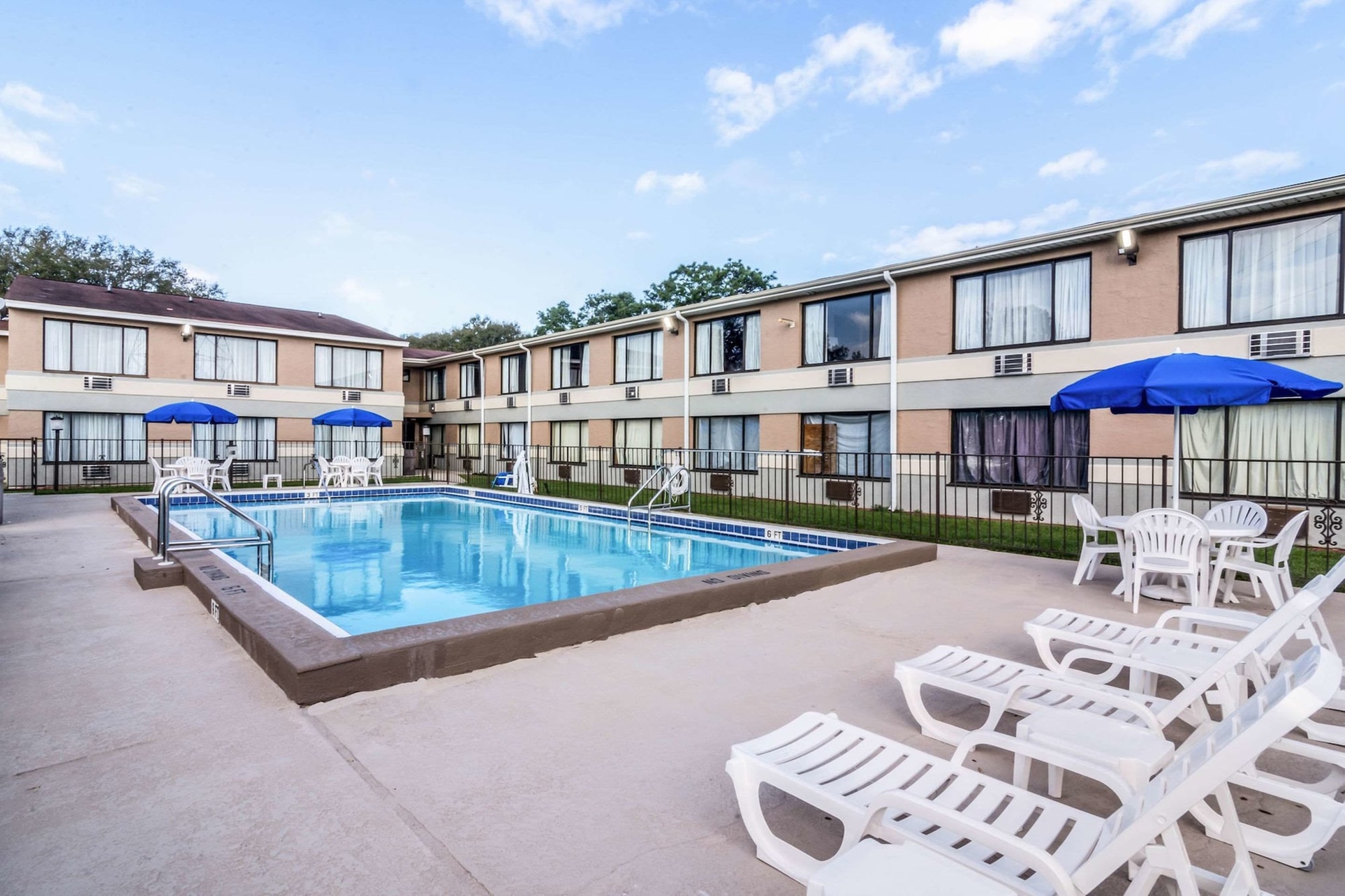 Quality Inn - Primary Image