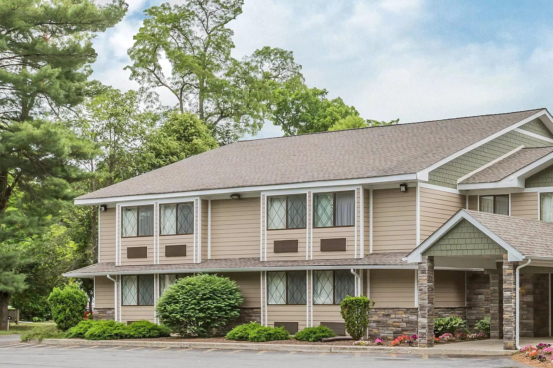 Quality Inn Hyde Park Poughkeepsie North - Primary Image