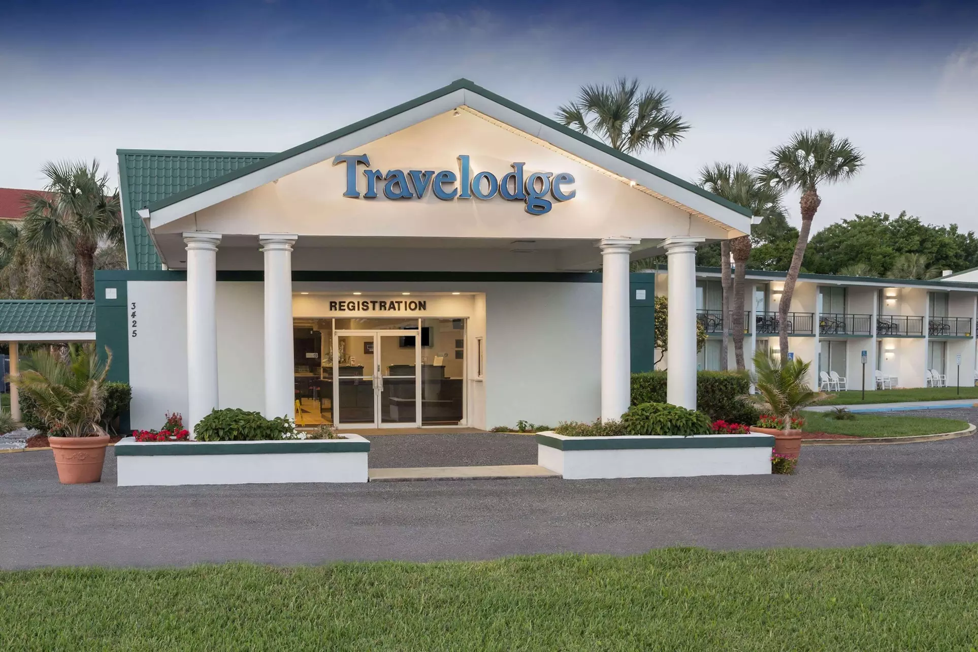 Travelodge by Wyndham Lakeland - Primary Image