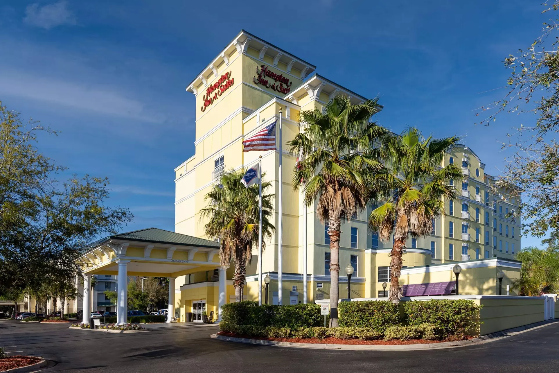 Hampton Inn & Suites Jacksonville Deerwood Park - Primary Image