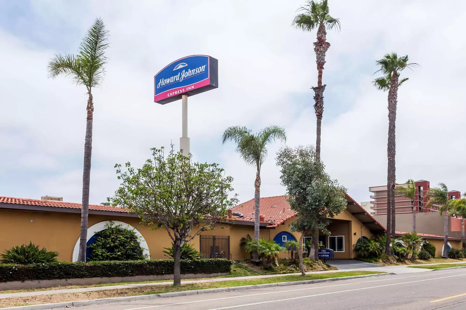 Howard Johnson by Wyndham National City/San Diego South - Primary Image
