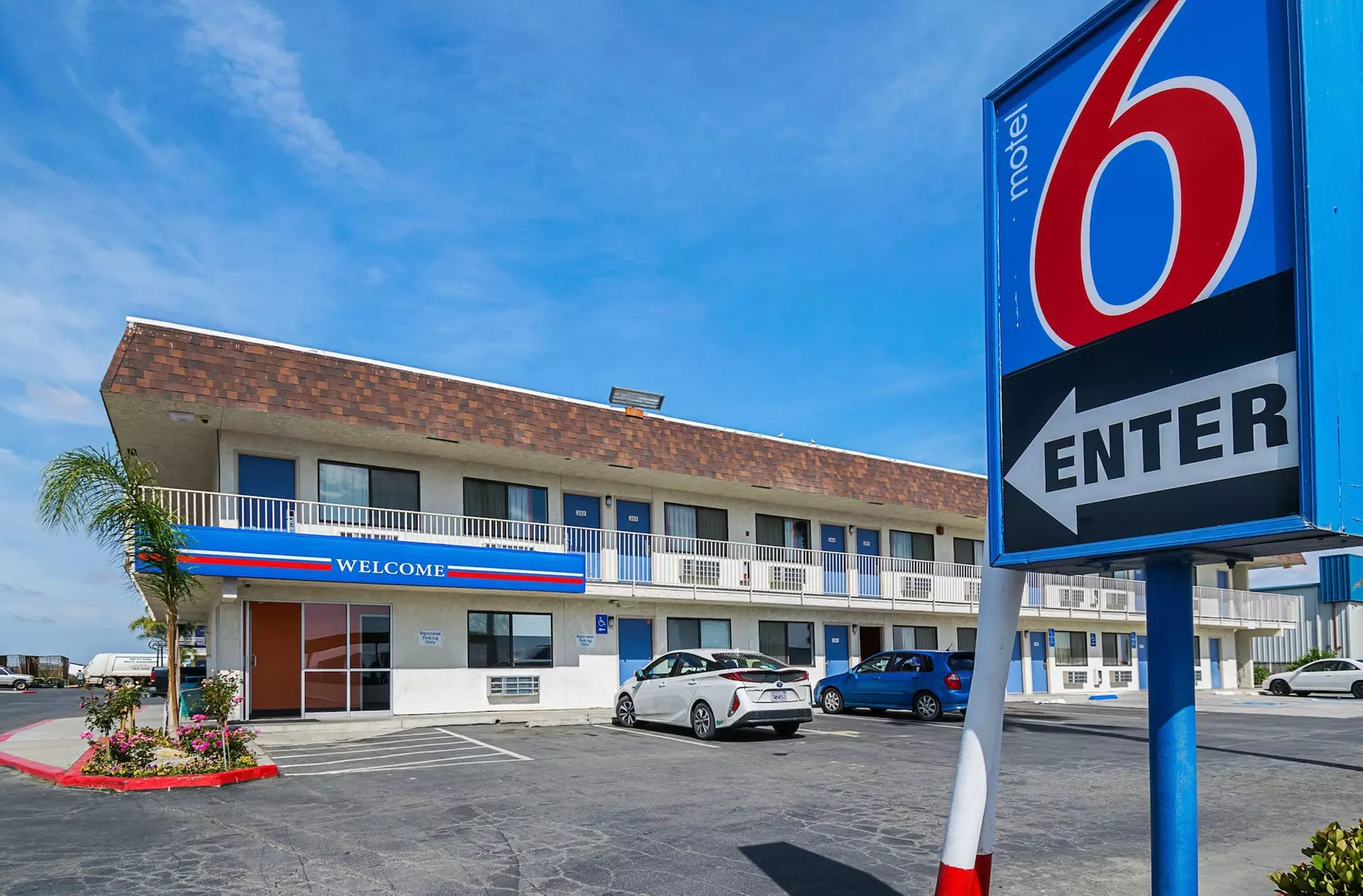 Motel 6 Lost Hills, CA - Primary Image
