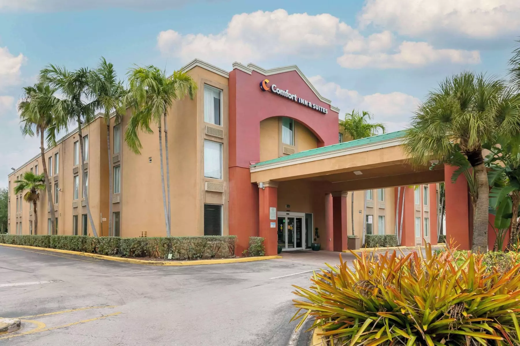 Comfort Inn & Suites Fort Lauderdale West Turnpike - Primary Image