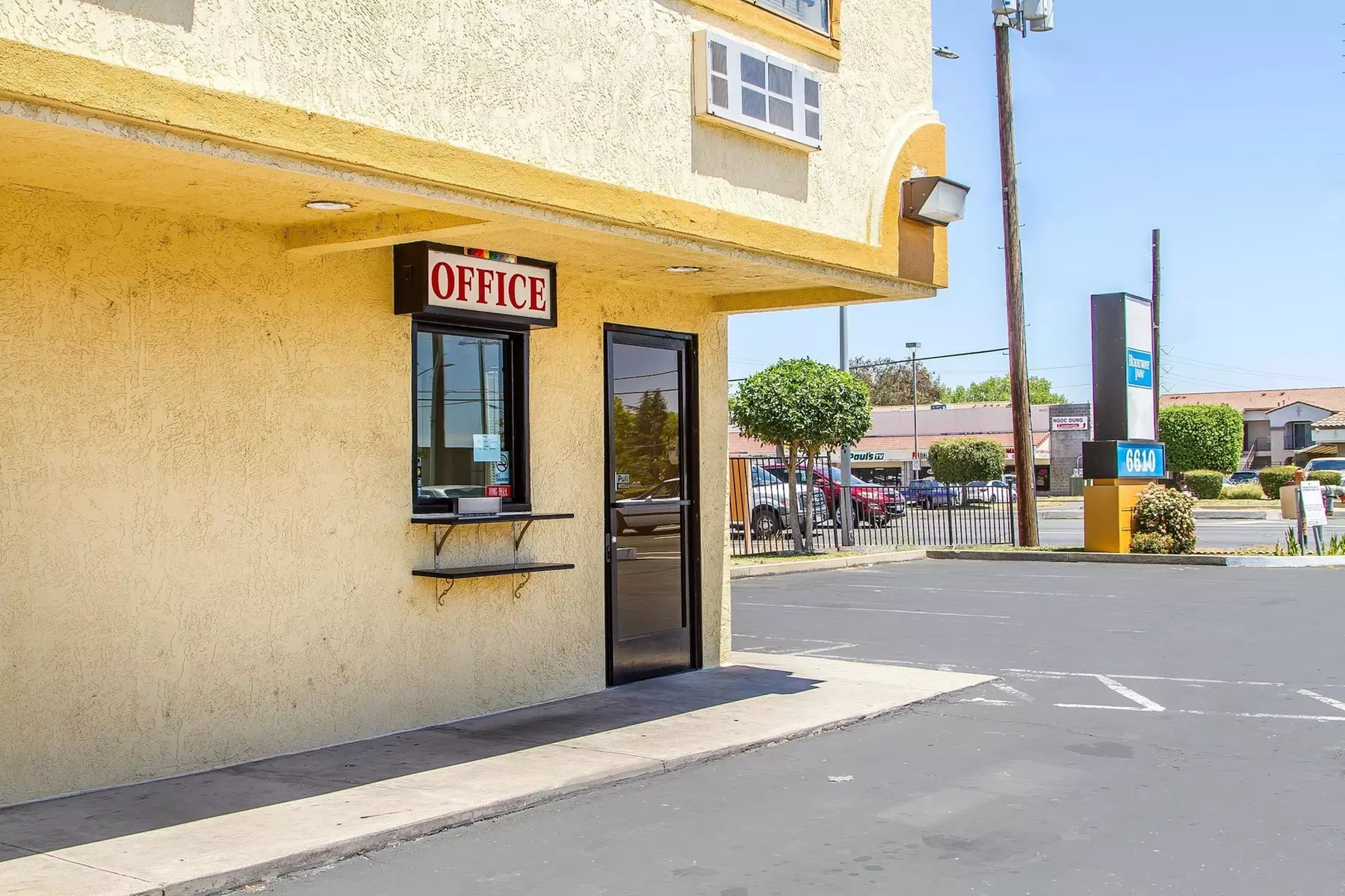 Rodeway Inn - Primary Image