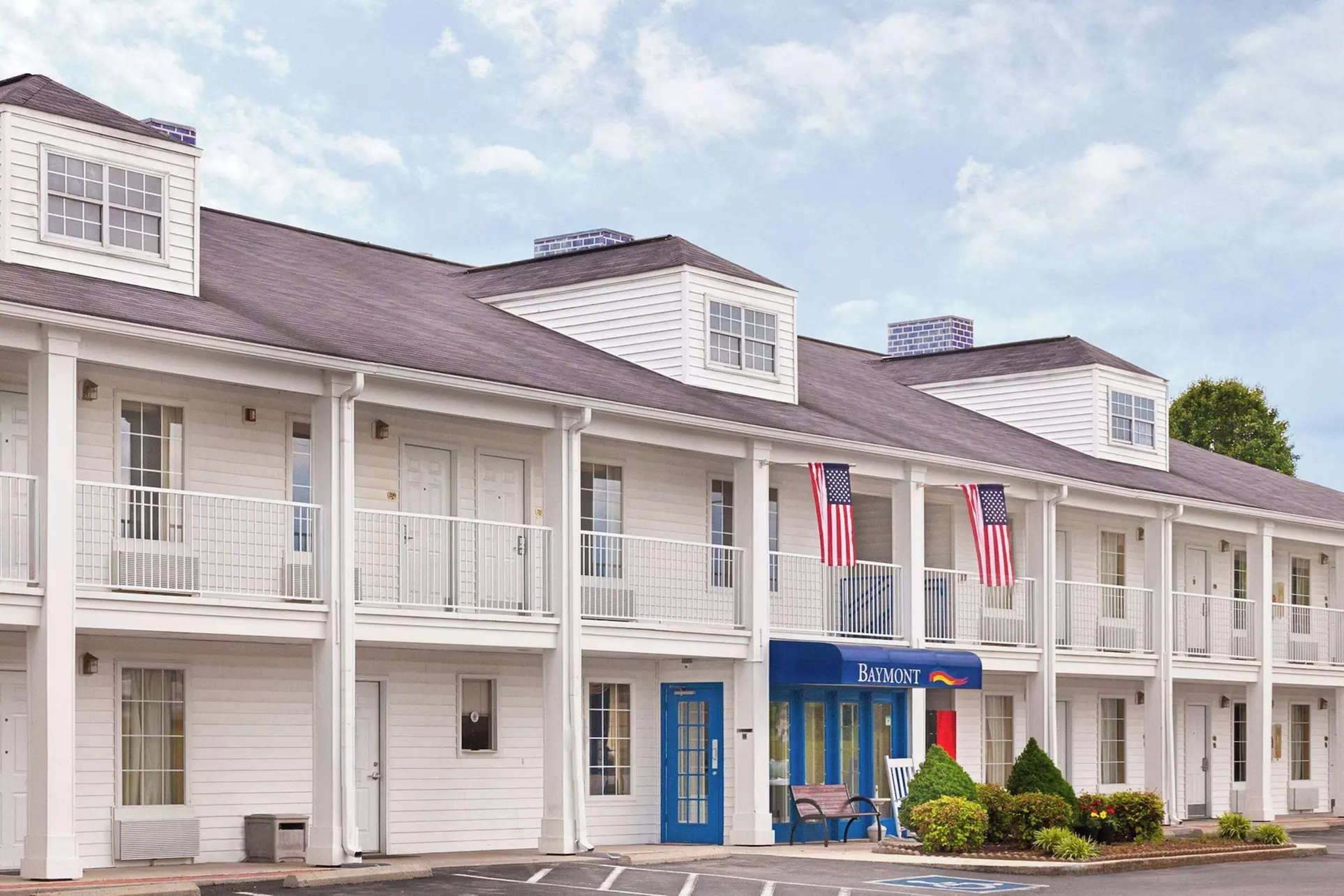 Baymont by Wyndham Tullahoma - Primary Image