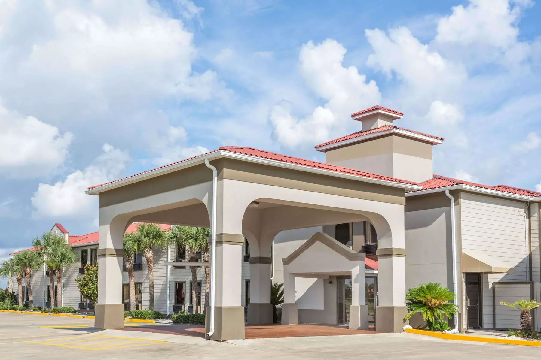 Days Inn by Wyndham Galliano LA - Primary Image