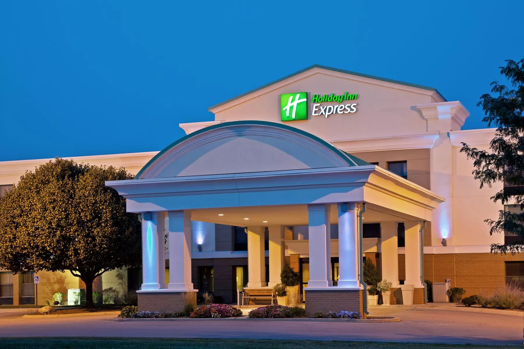 Holiday Inn Express Indianapolis Airport by IHG - Primary Image