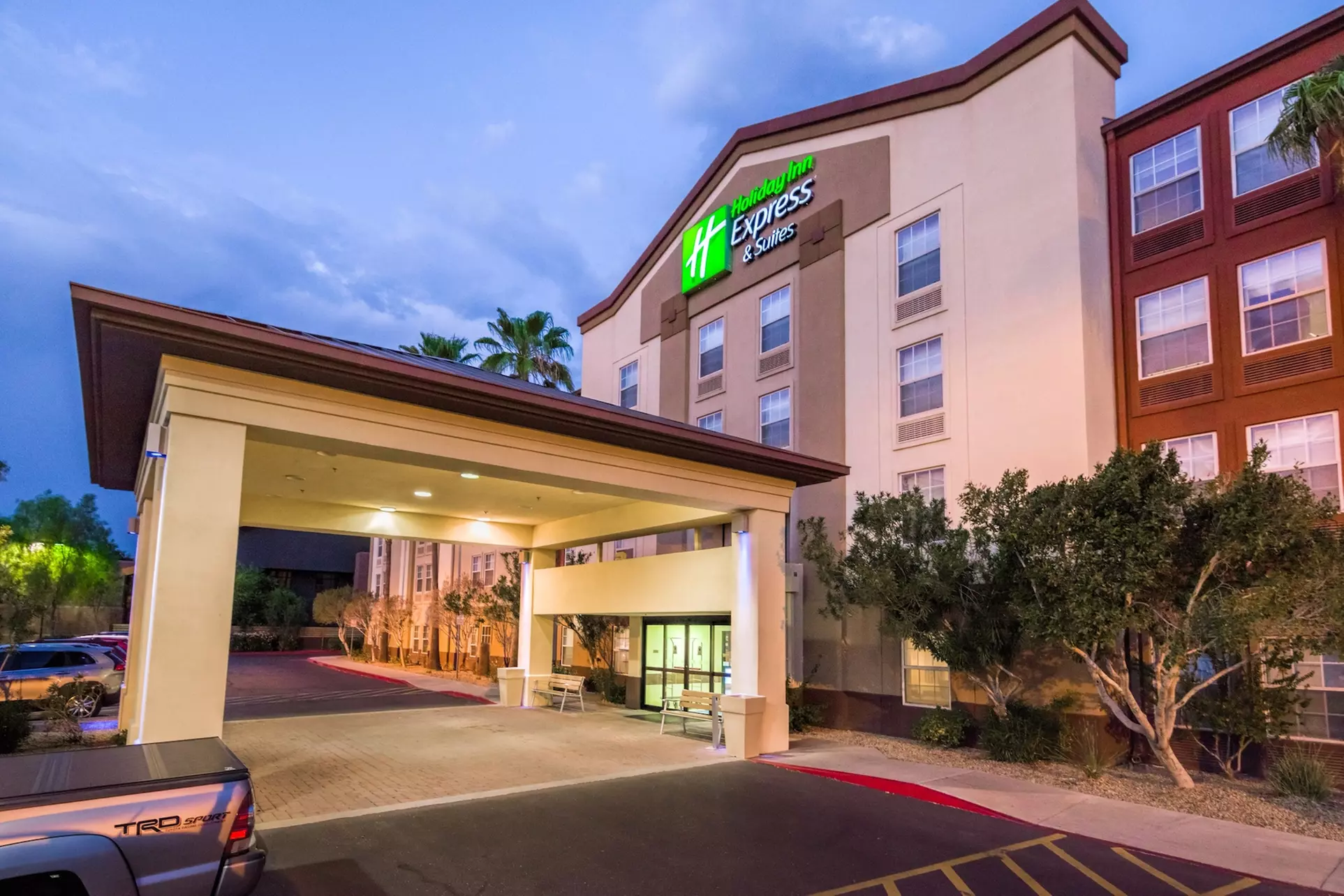 Holiday Inn Express Hotel & Suites Phoenix-Airport by IHG - Primary Image
