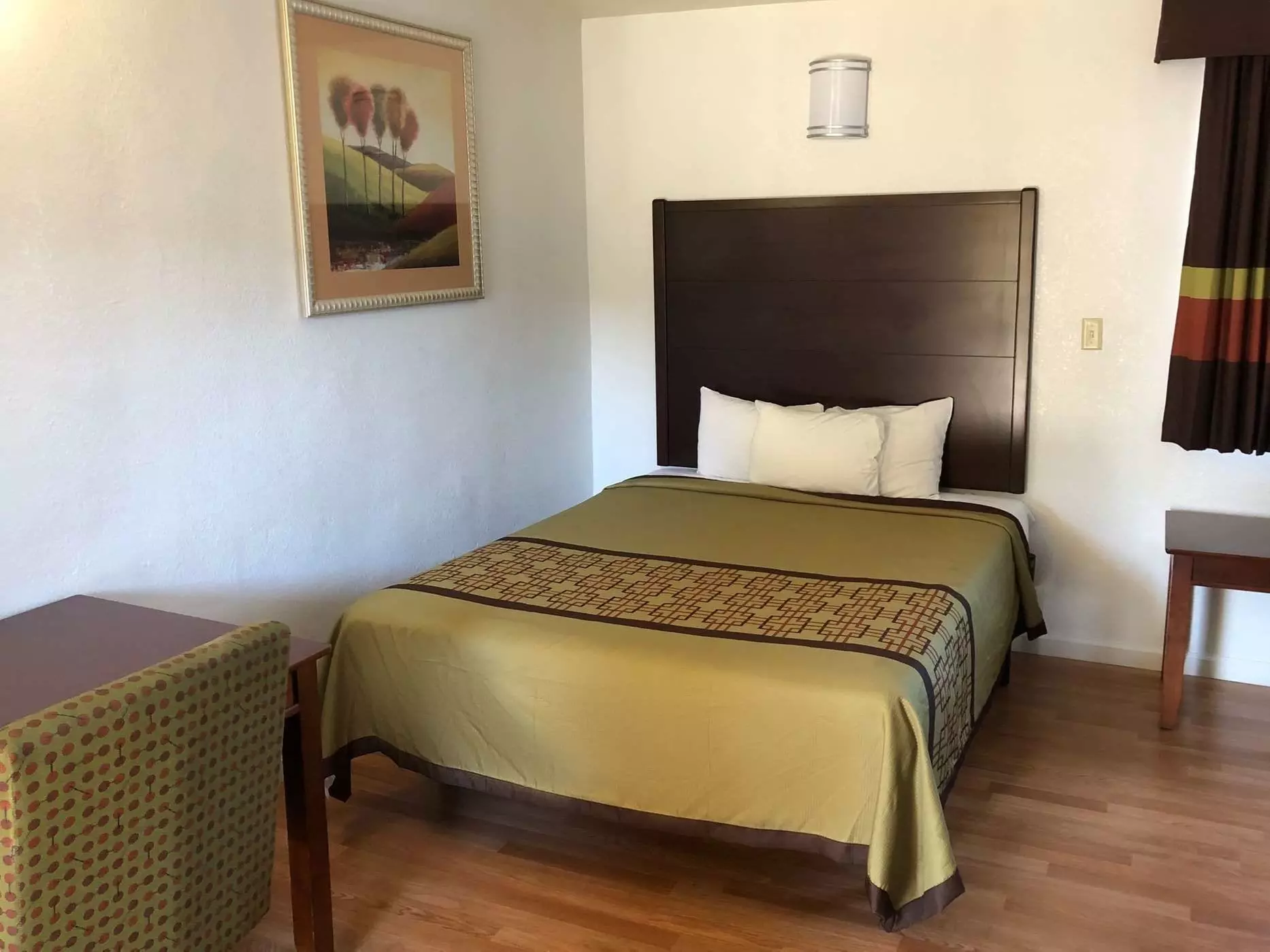 Americas Best Value Inn Visalia - Primary Image