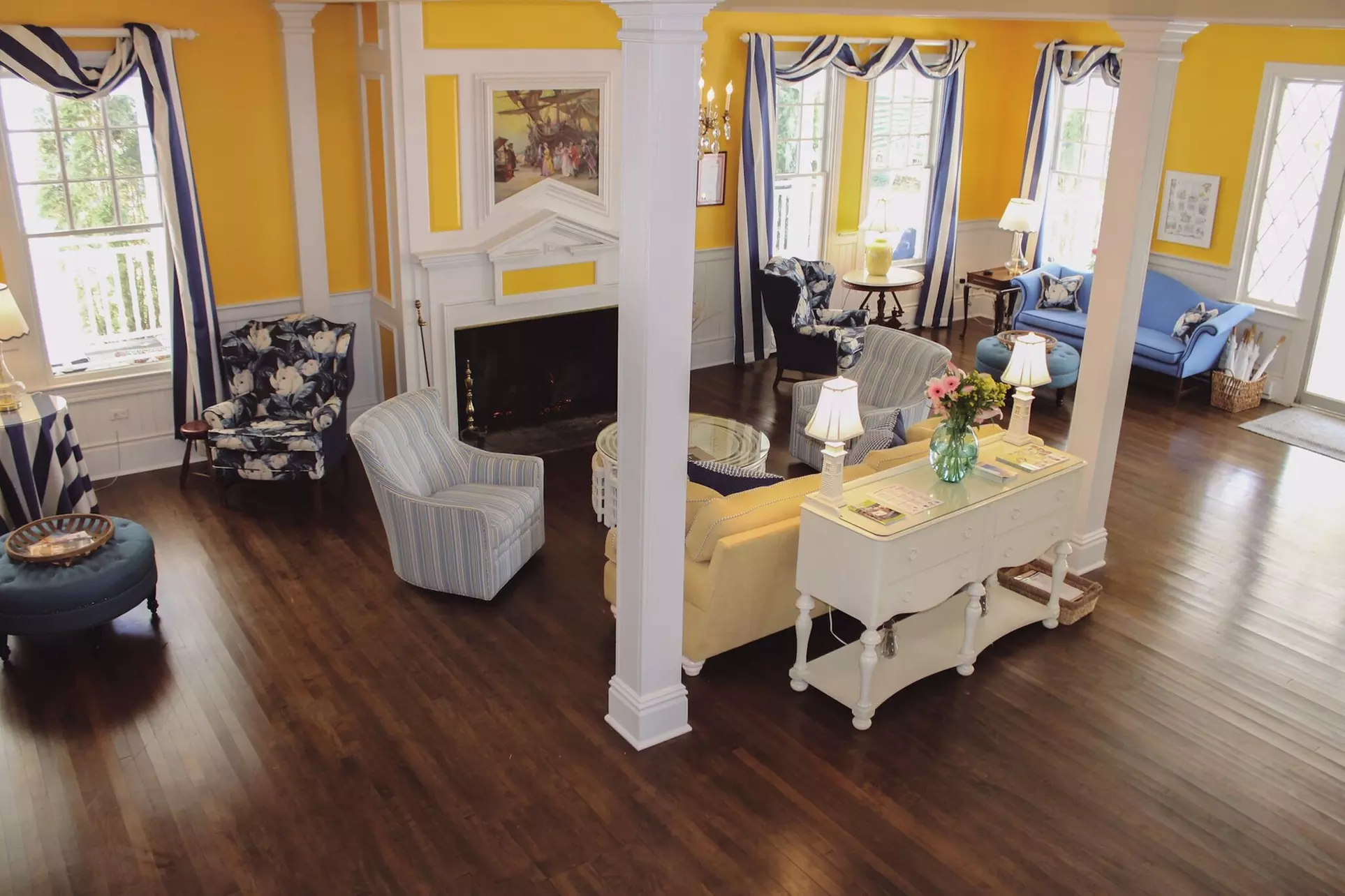 Colonial Inn in Harbor Springs - Primary Image