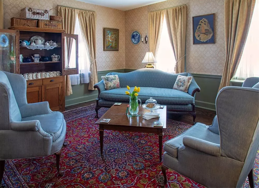 Centennial House - Primary Image