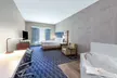 La Quinta Inn & Suites by Wyndham Houston Channelview - Second Medium