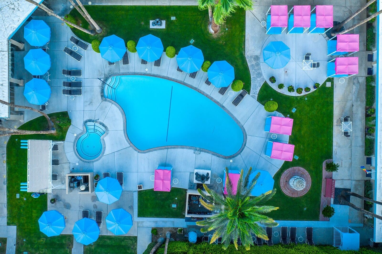 Inndulge -- A Modern Gay Men's Resort