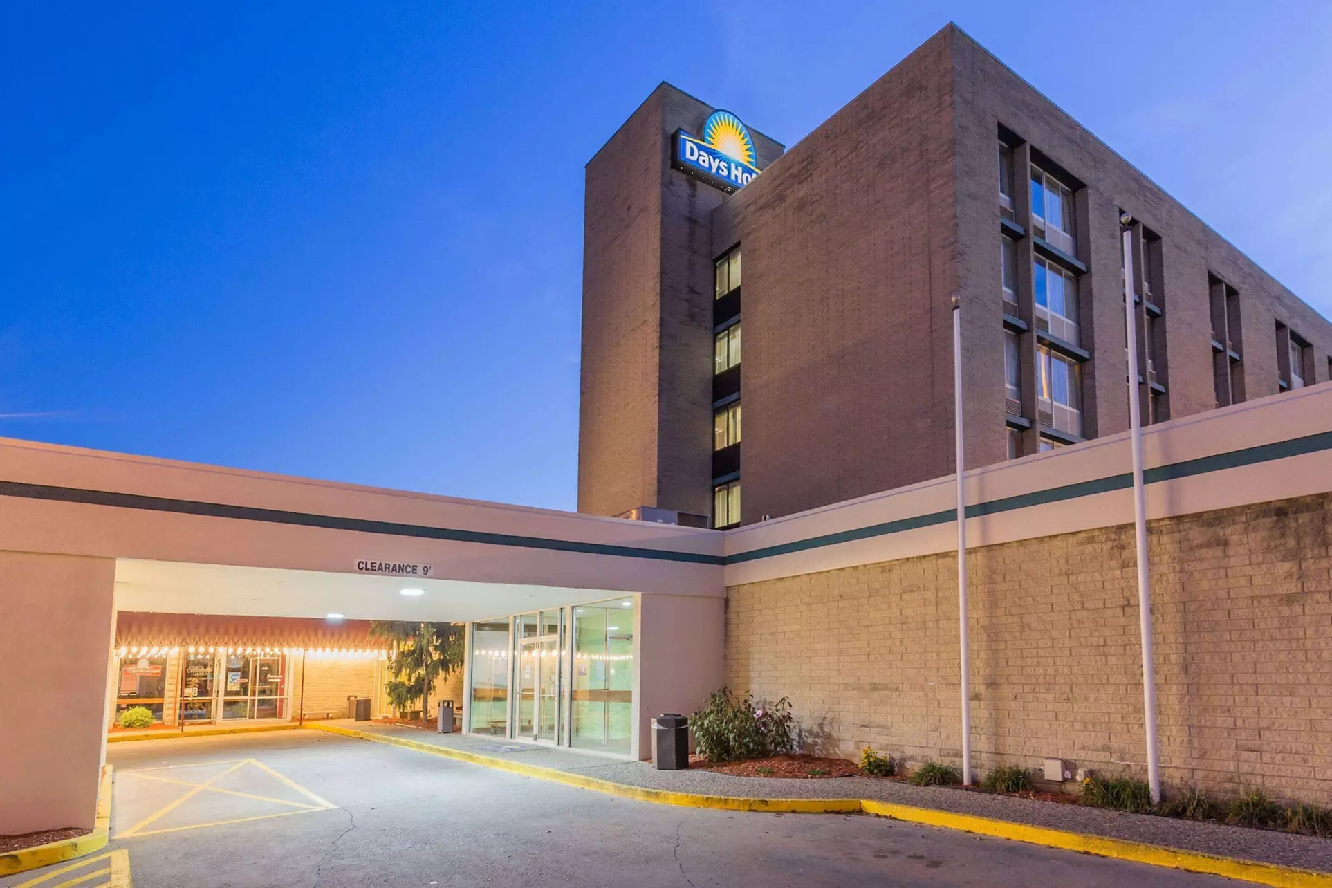 Days Hotel & Conference Center by Wyndham Danville - Primary Image