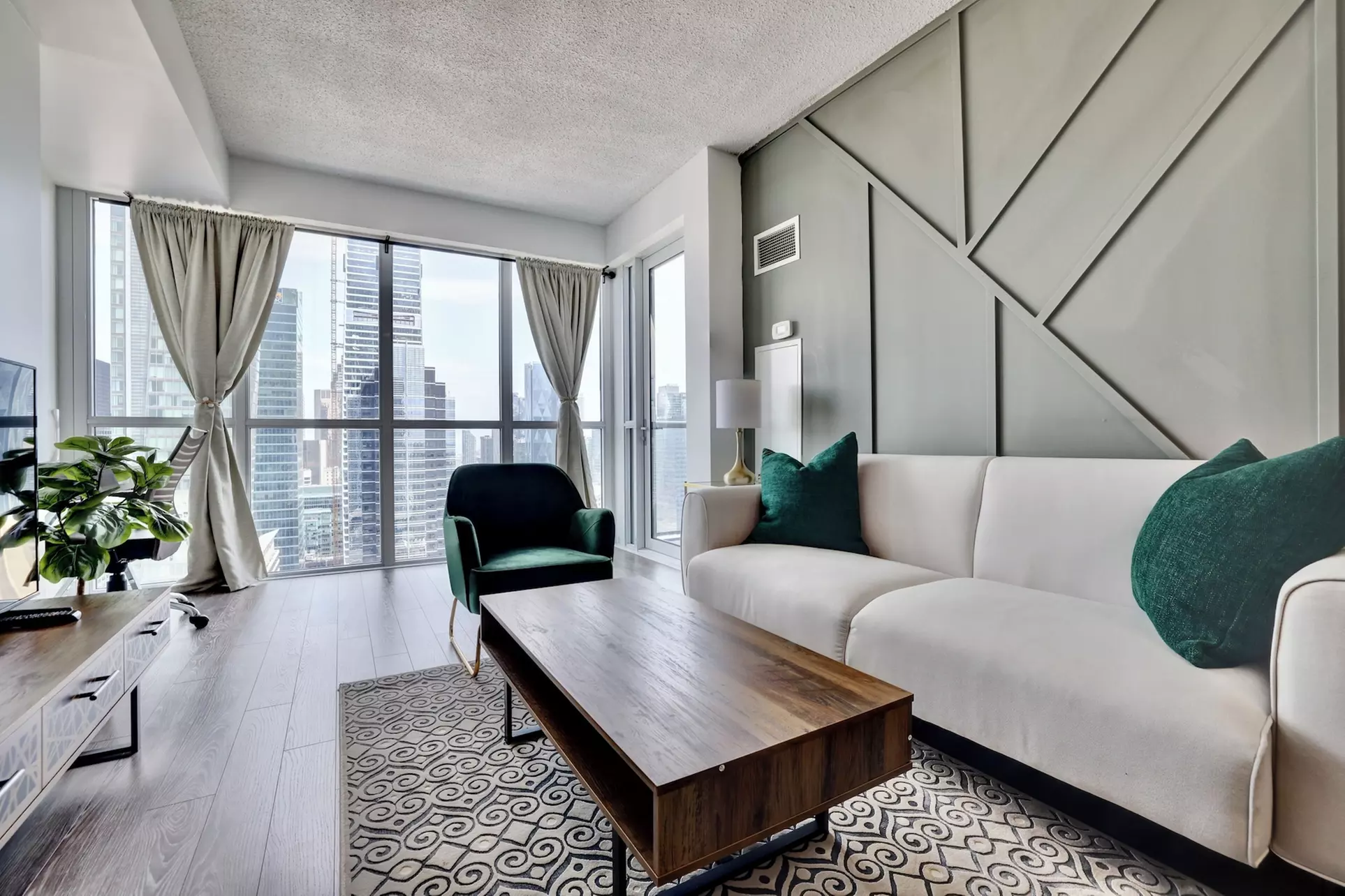 Grand Royal Condos - CN Tower - Primary Image