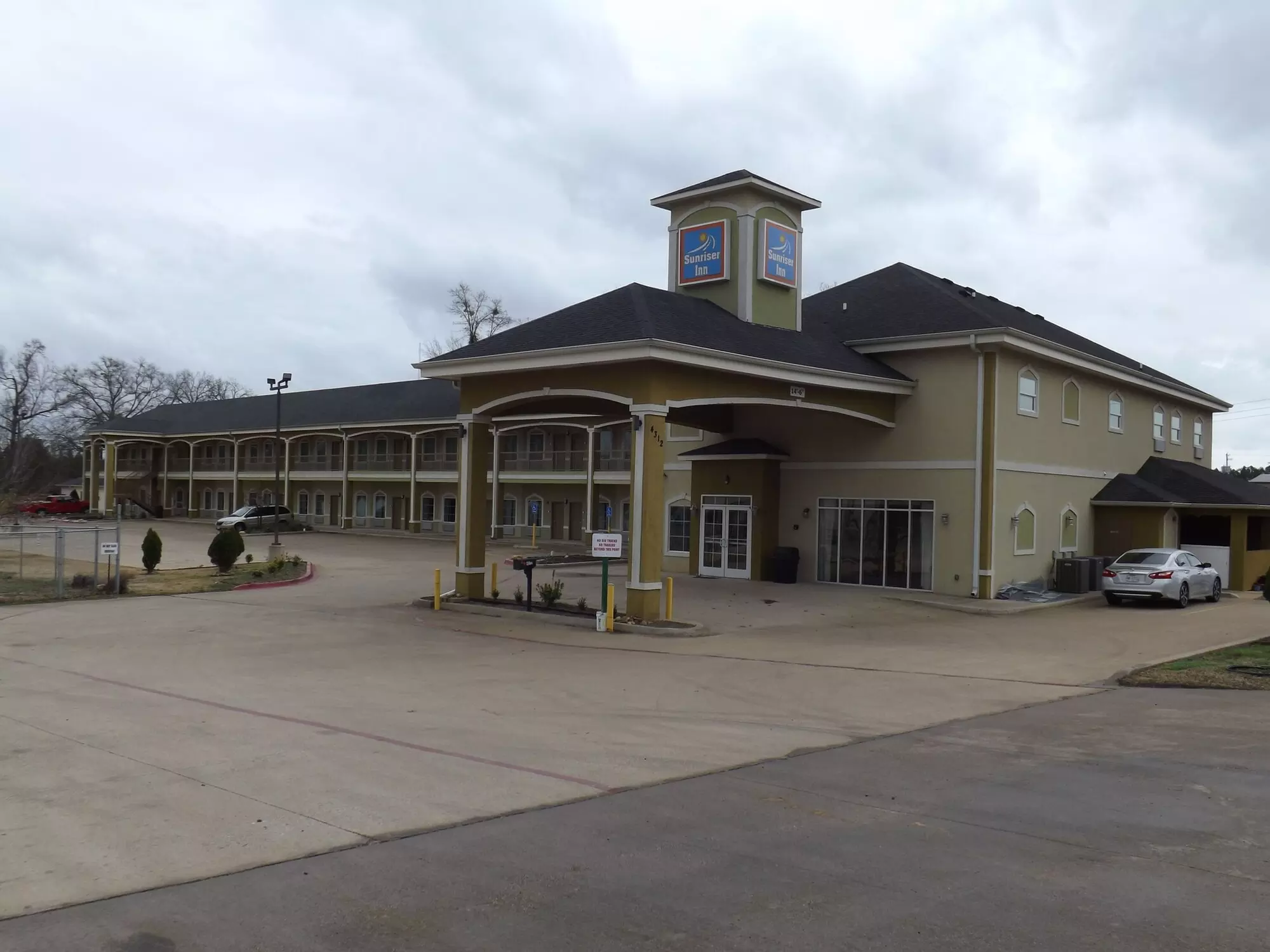 SSUNRISER INN - Primary Image