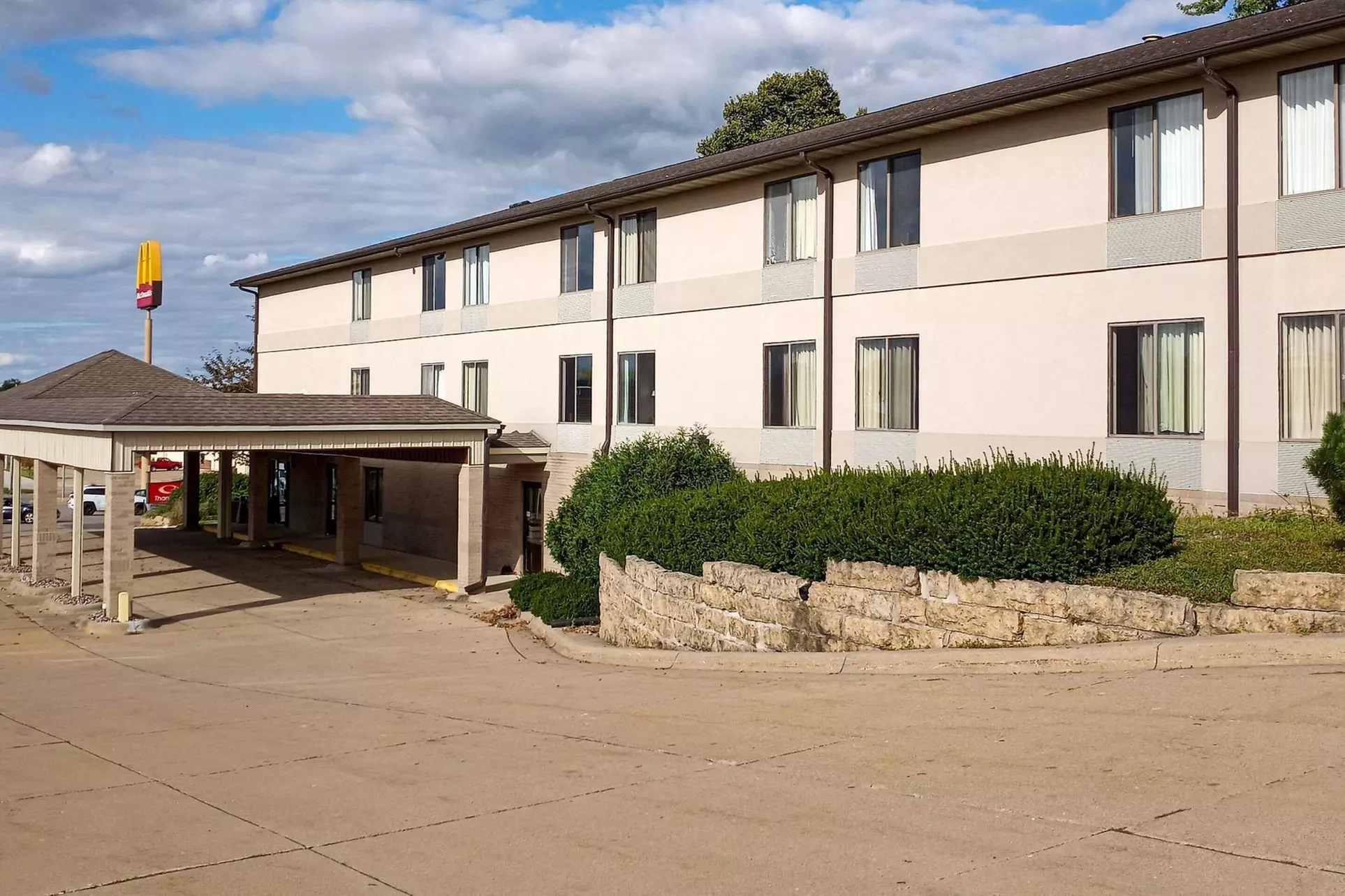 Econo Lodge - Primary Image