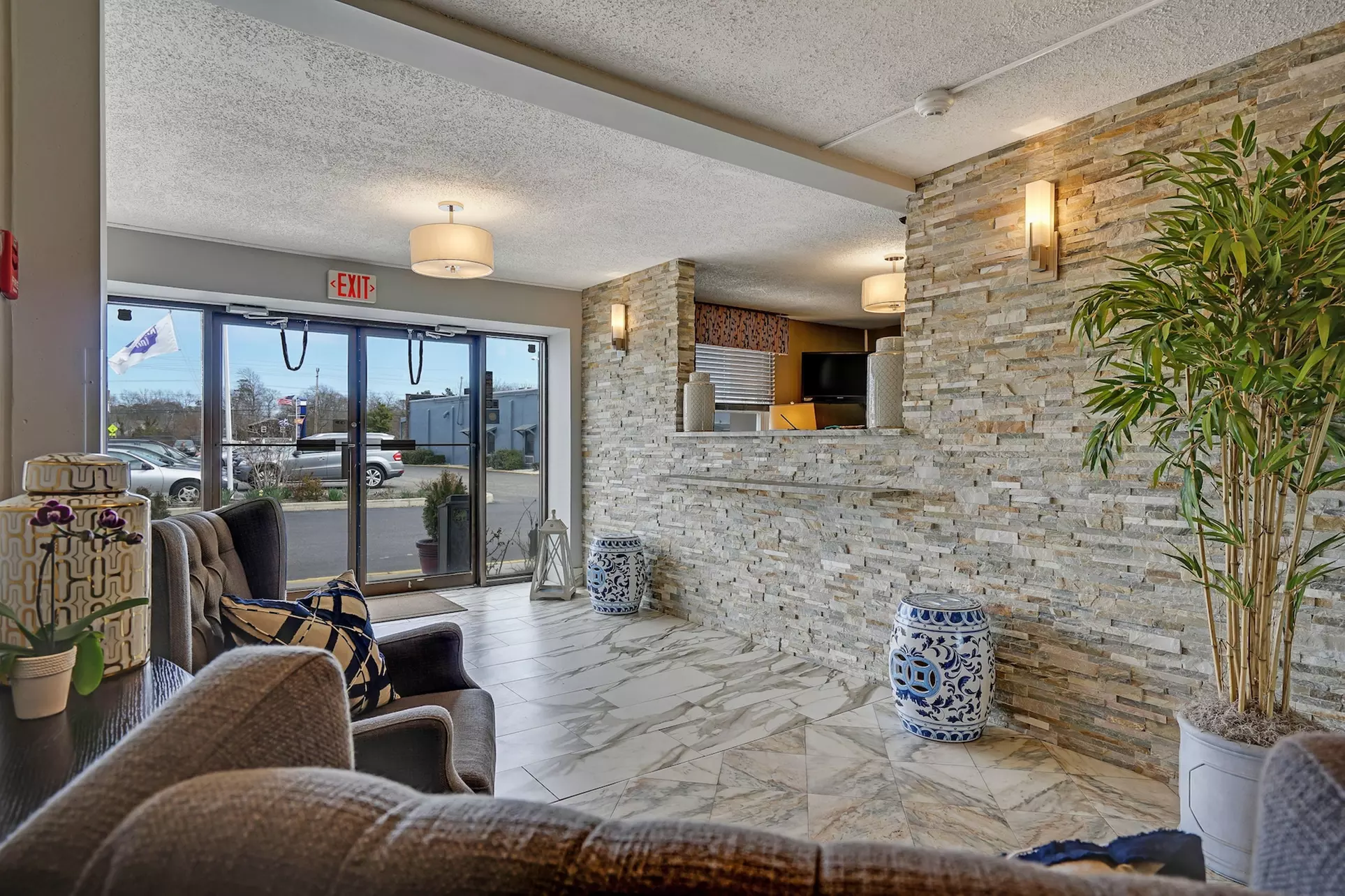 Blue Creek Inn - Primary Image