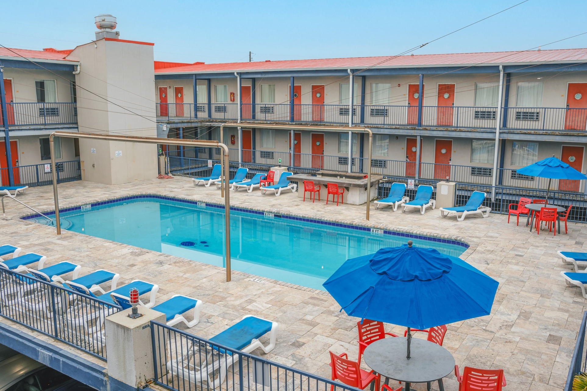 Sea And Breeze Hotel And Condo