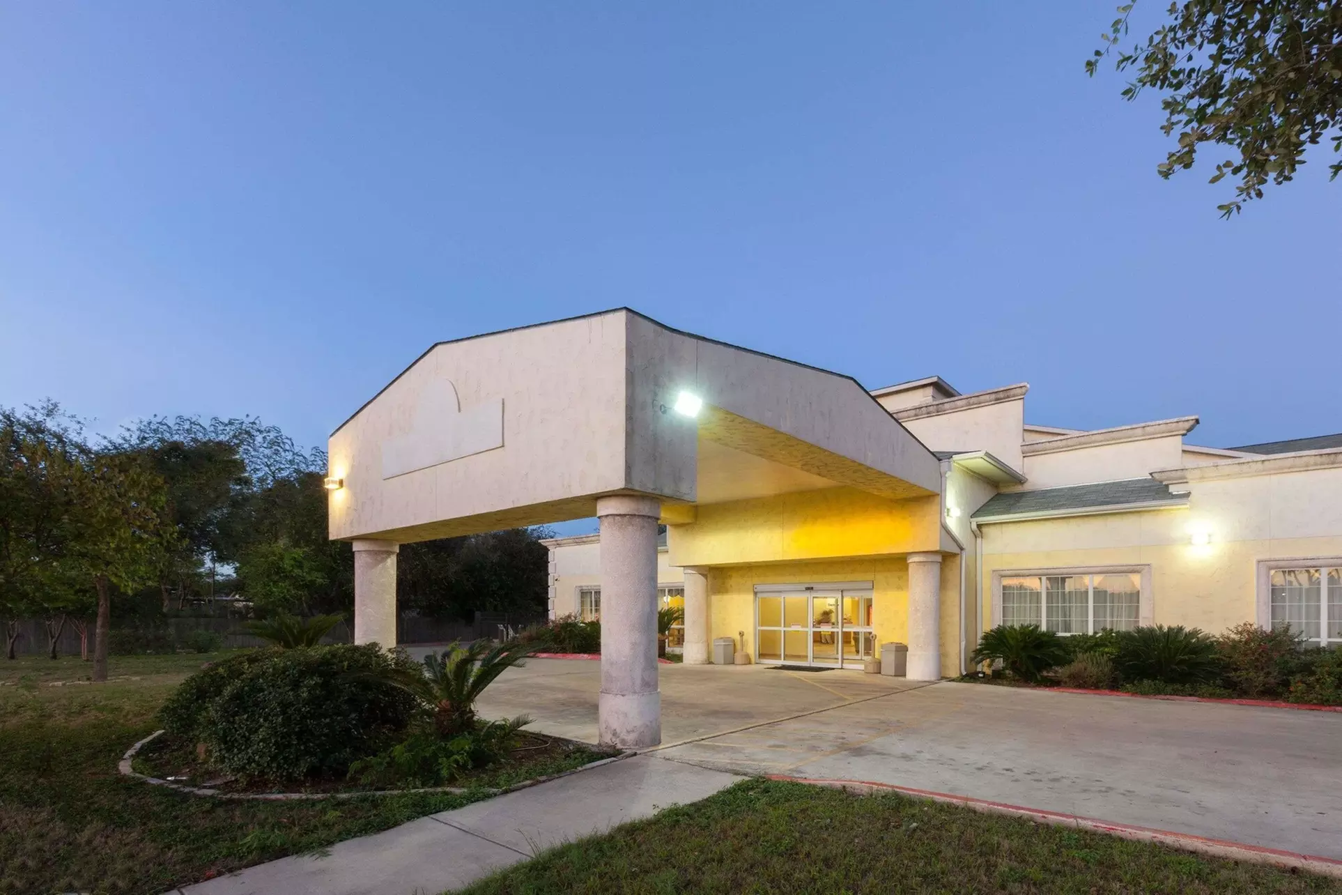 Days Inn by Wyndham San Antonio at Palo Alto - Primary Image