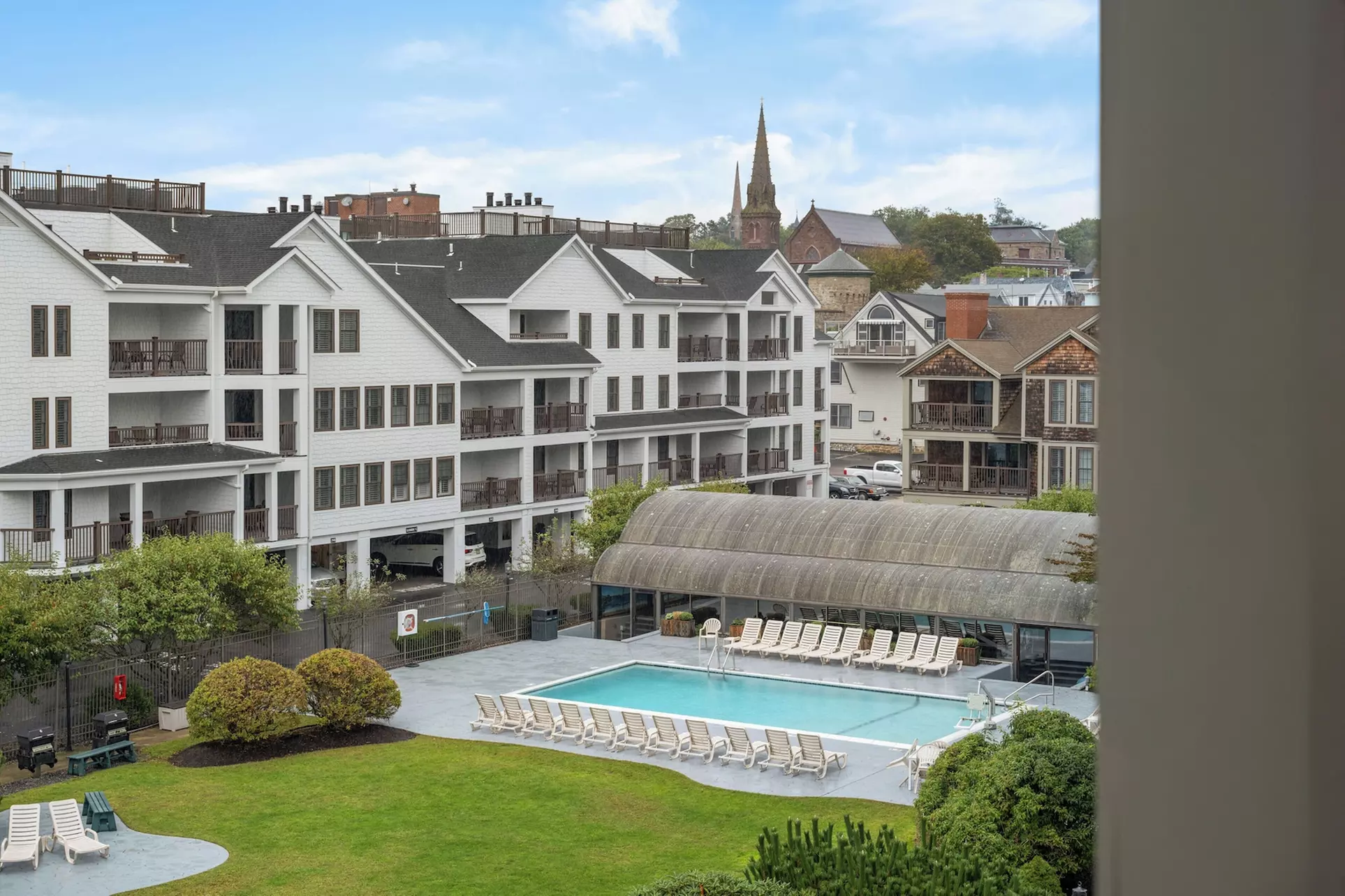 Club Wyndham Newport Onshore - Primary Image