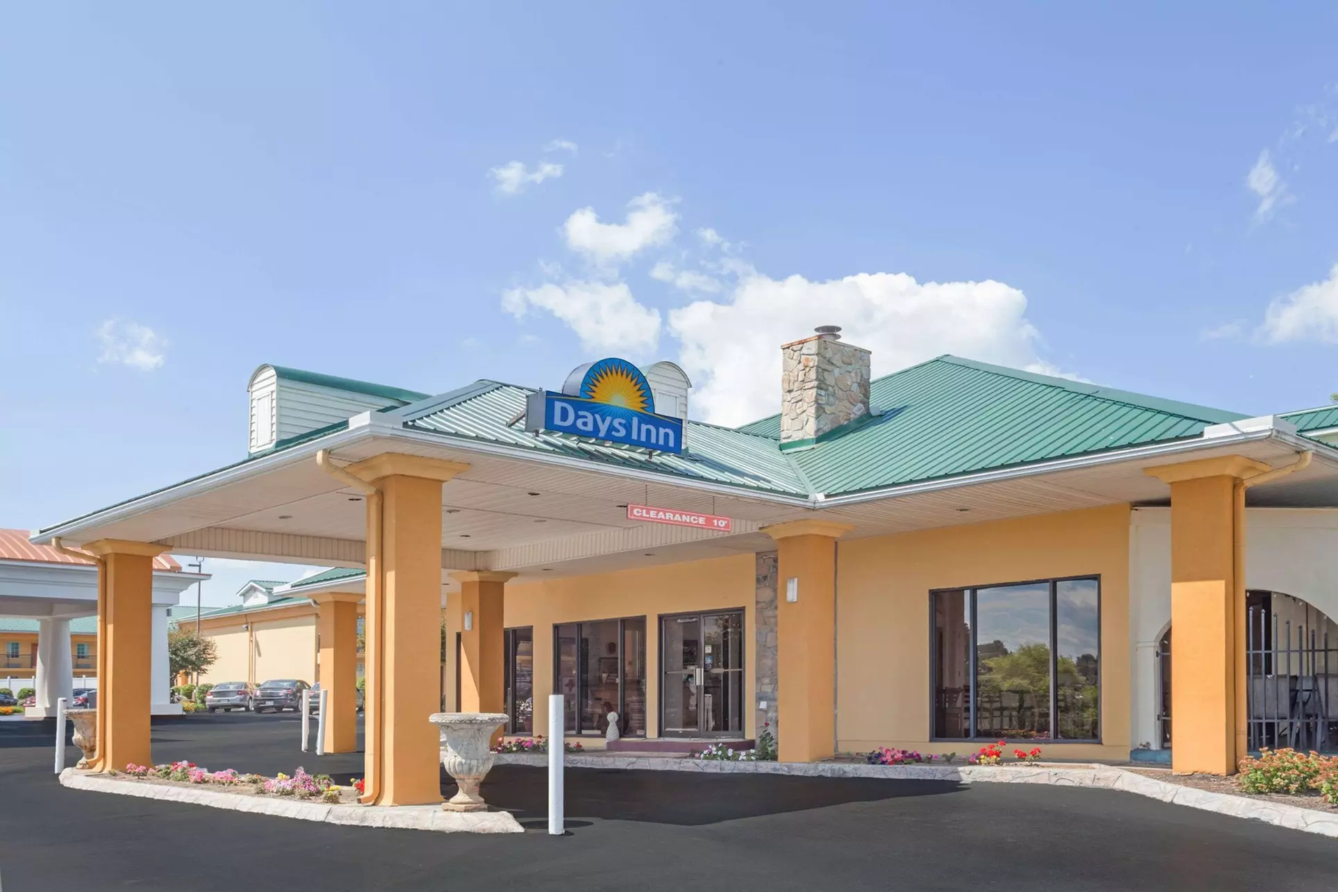 Days Inn by Wyndham Lenoir City - Primary Image