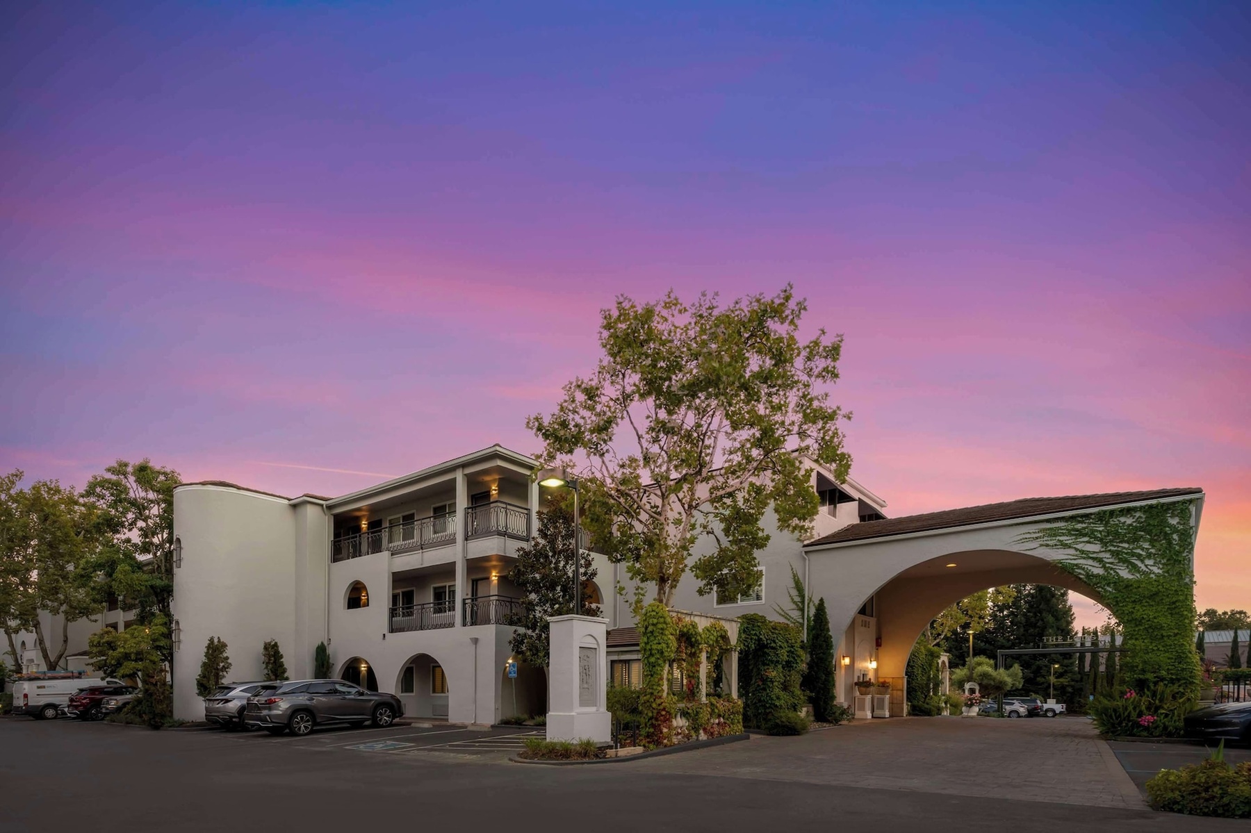 Dry Creek Inn MOD Collection by Sonesta