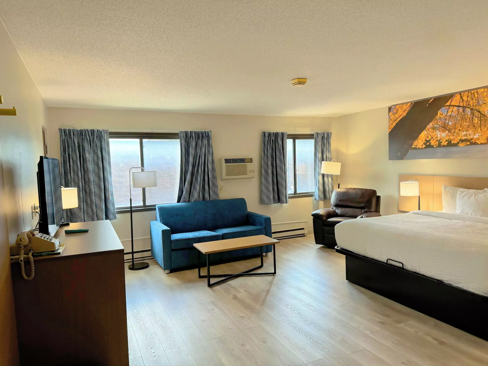 Days Inn by Wyndham Mason City - Primary Image